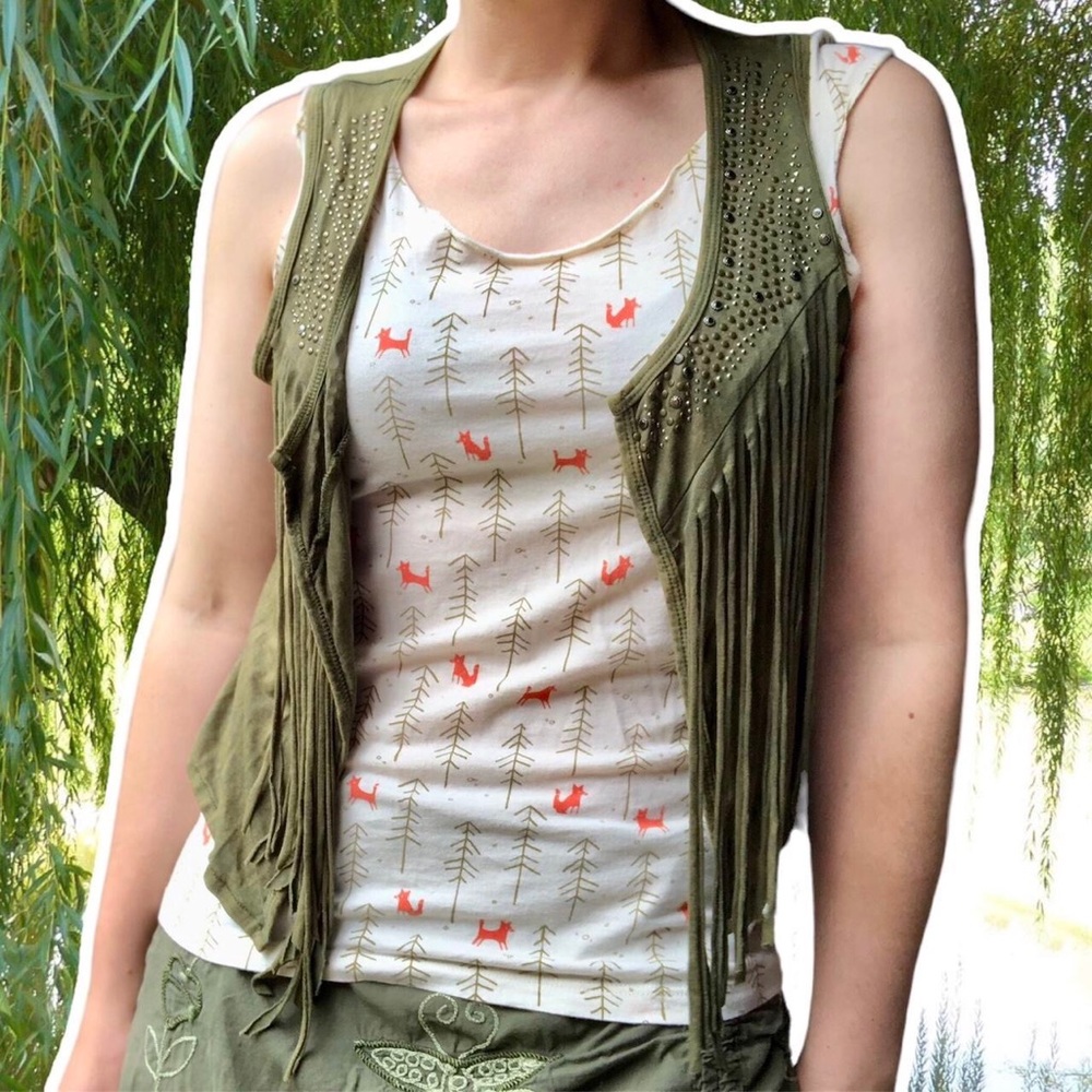 Buckle Daytrip Mixed Media Moss Green Studded Fringe Vest Topper, Size S